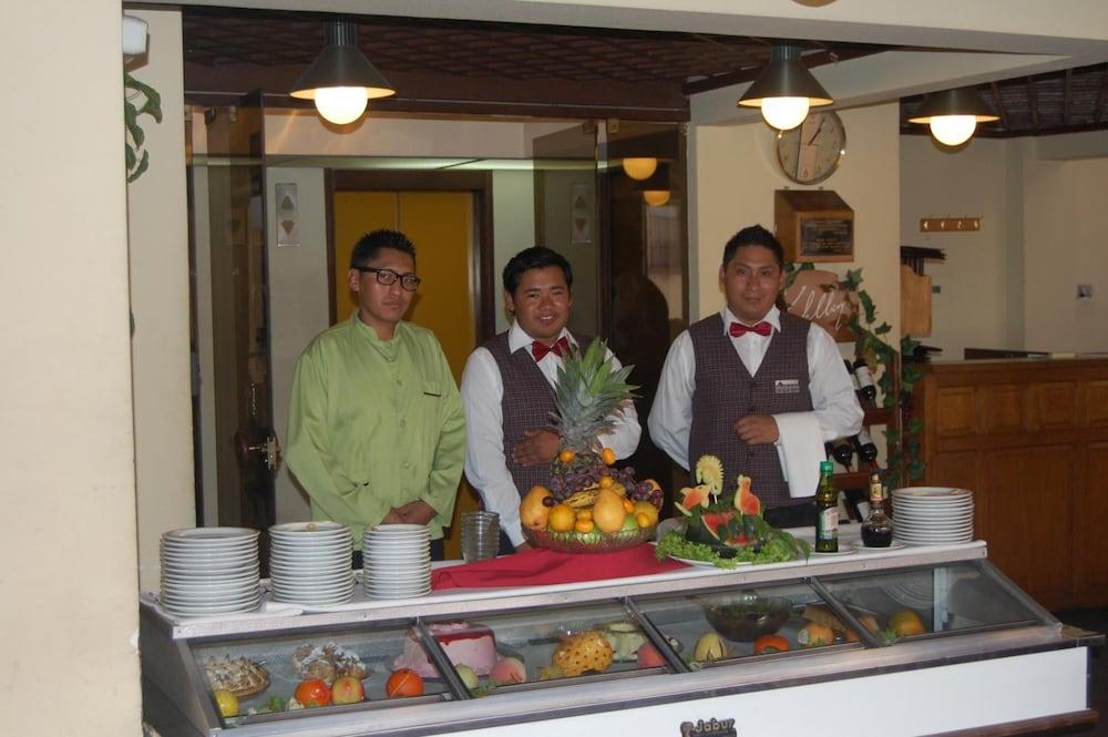 Cesar's Plaza Hotel 4*